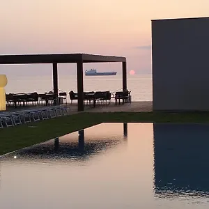 4* Hotel Punta Tipa